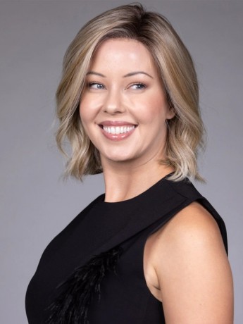 Berry Wig Hand Tied Lace Front by Belle Tress Berry Wig Hand Tied Lace Front by Belle Tress